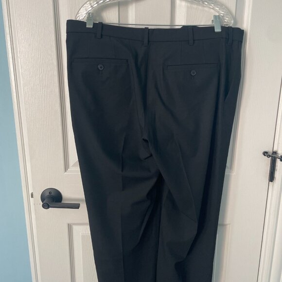 Uniqlo Smart Ankle Pants Pleated with tags - Picture 3 of 3